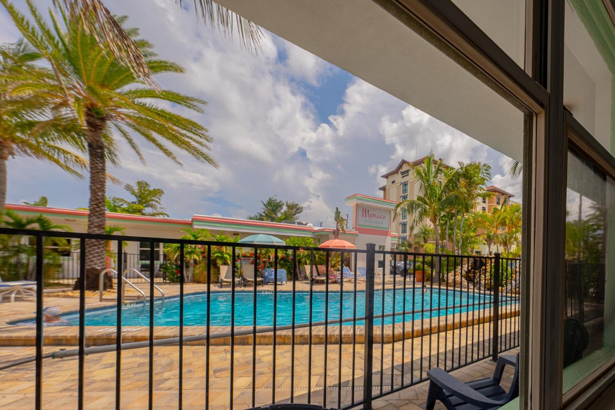 Monaco Vacation Rentals Clearwater Beach Extérieur photo