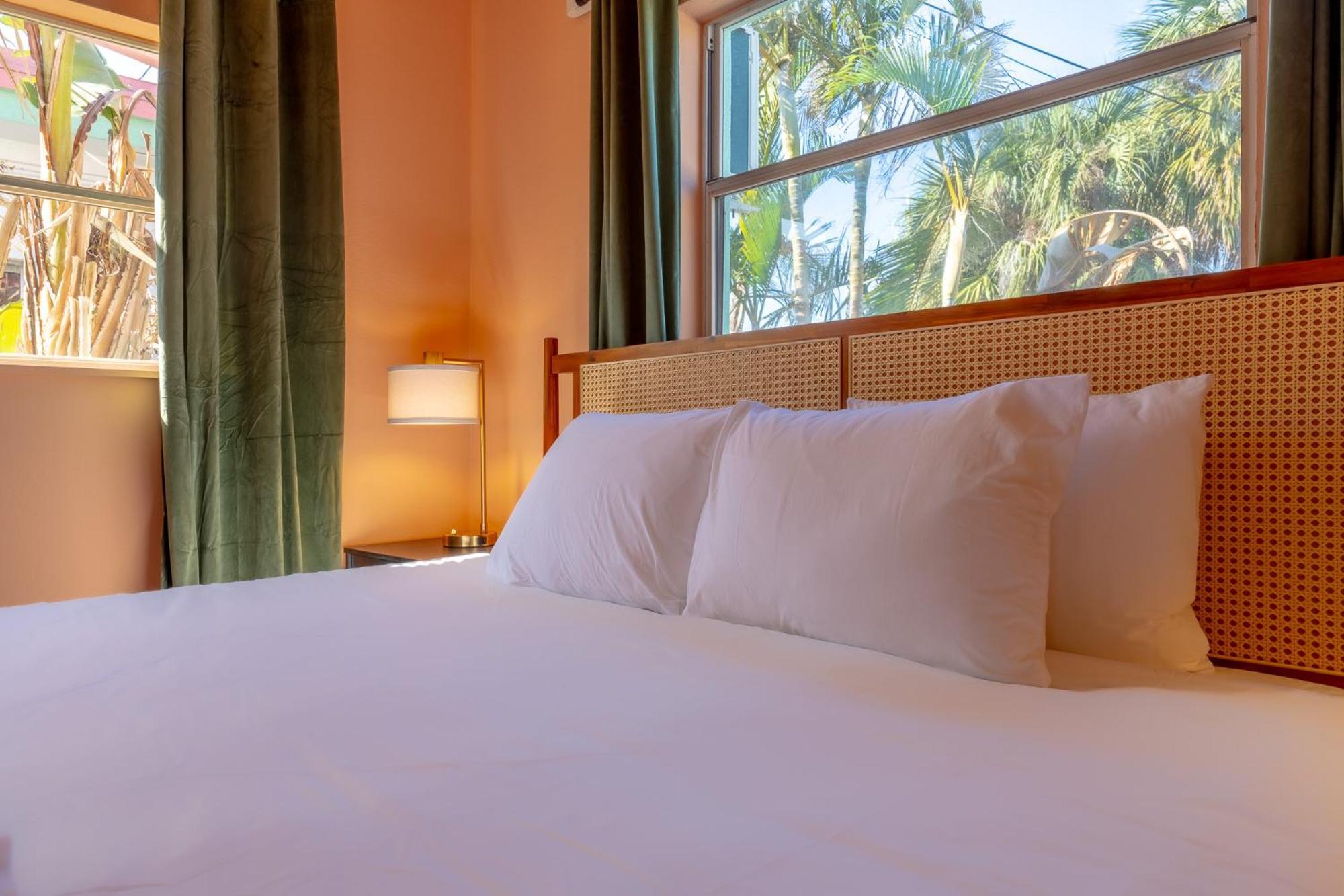 Monaco Vacation Rentals Clearwater Beach Extérieur photo